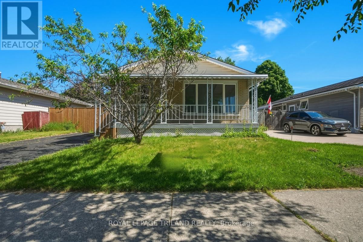 77 RENNY CRESCENT - 1
