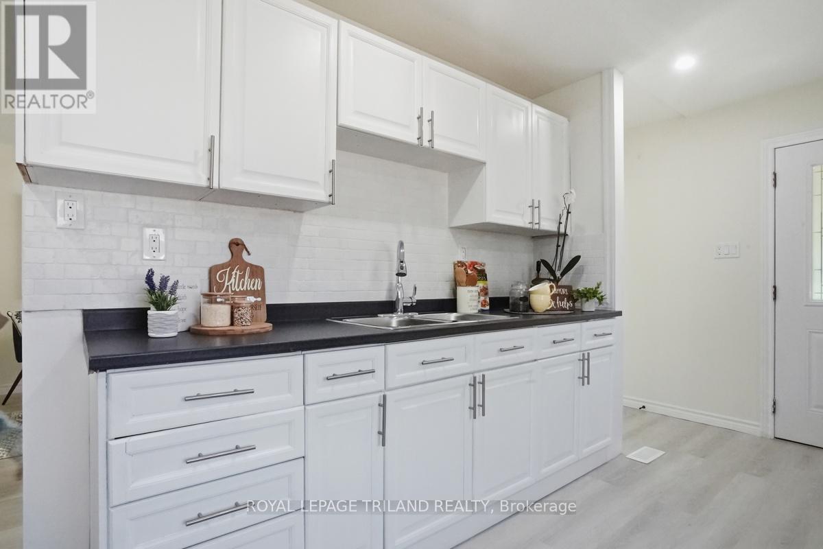 77 RENNY CRESCENT - 12