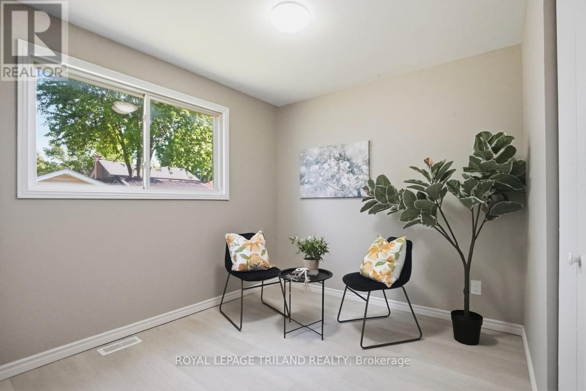 77 RENNY CRESCENT - 18