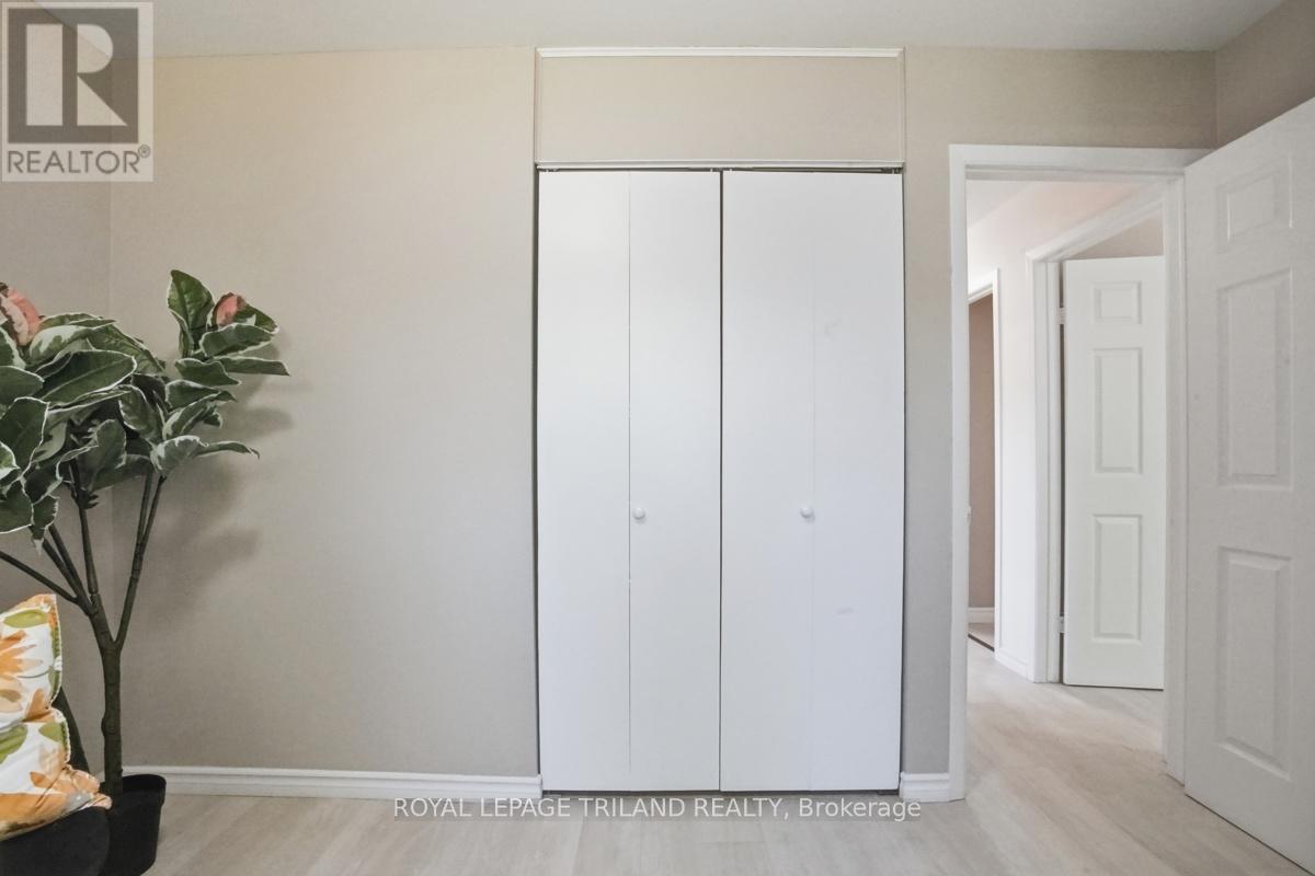 77 RENNY CRESCENT - 19