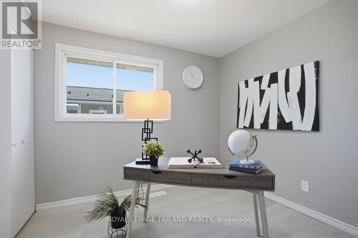 77 RENNY CRESCENT - 20