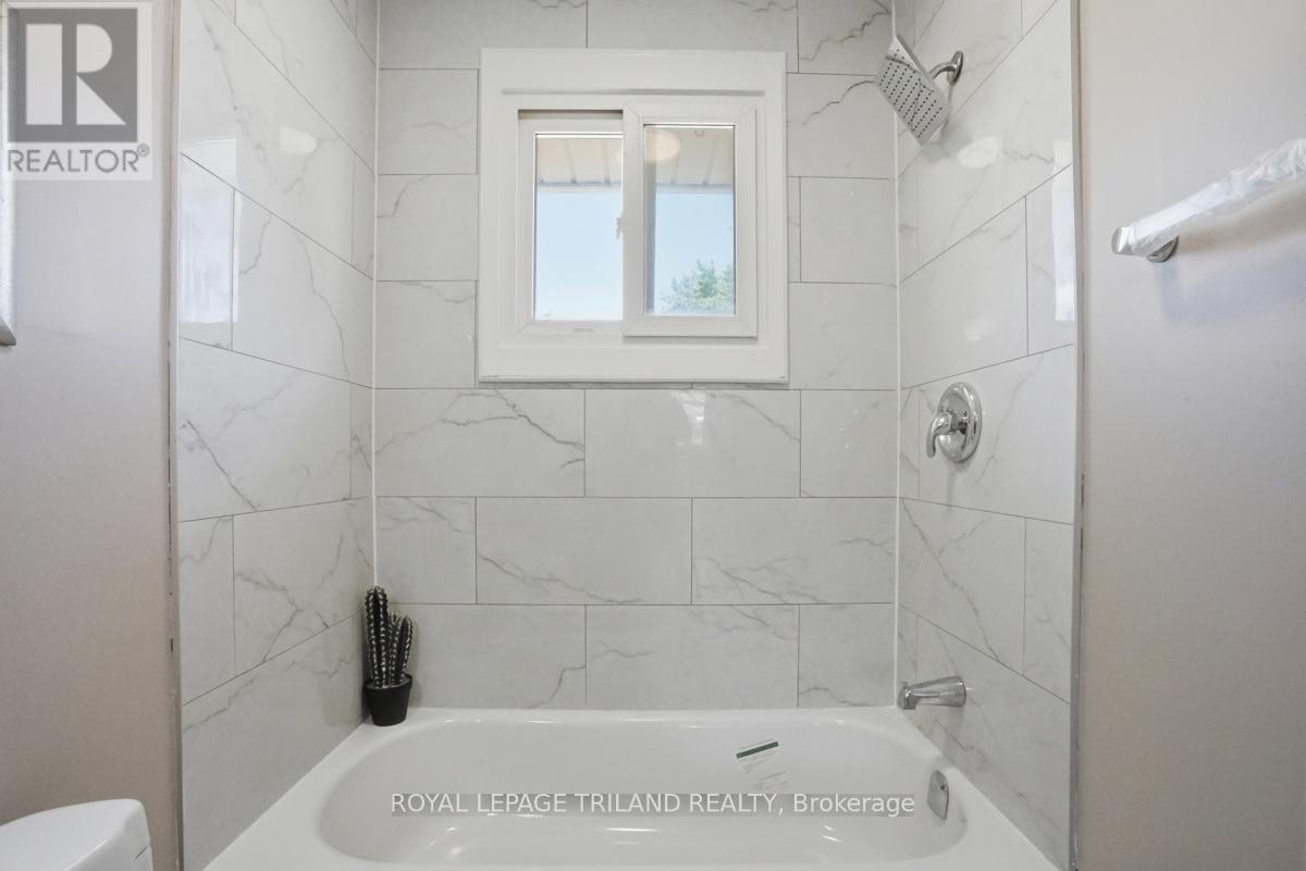 77 RENNY CRESCENT - 22