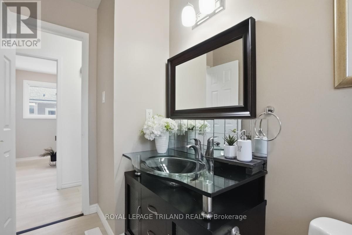 77 RENNY CRESCENT - 23
