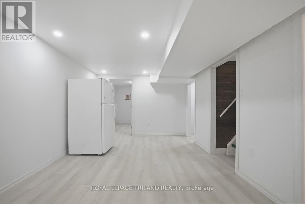 77 RENNY CRESCENT - 24