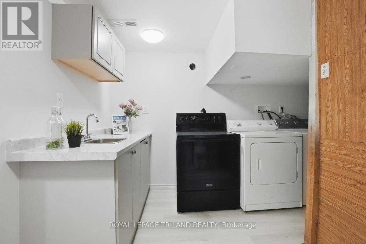 77 RENNY CRESCENT - 28
