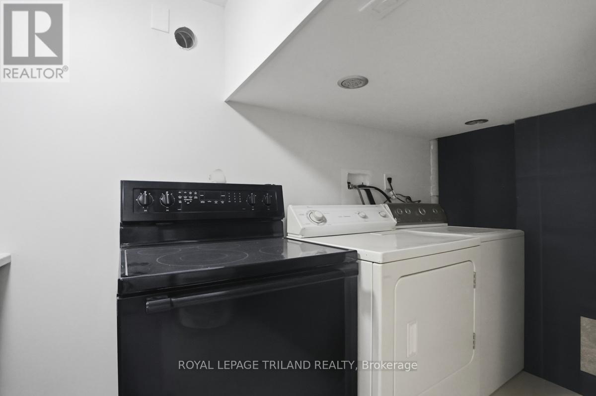 77 RENNY CRESCENT - 29