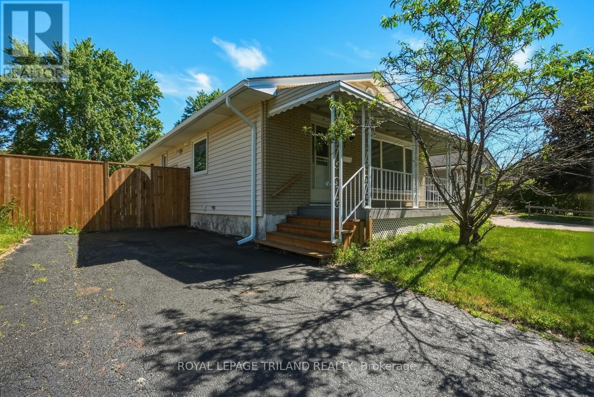 77 RENNY CRESCENT - 3