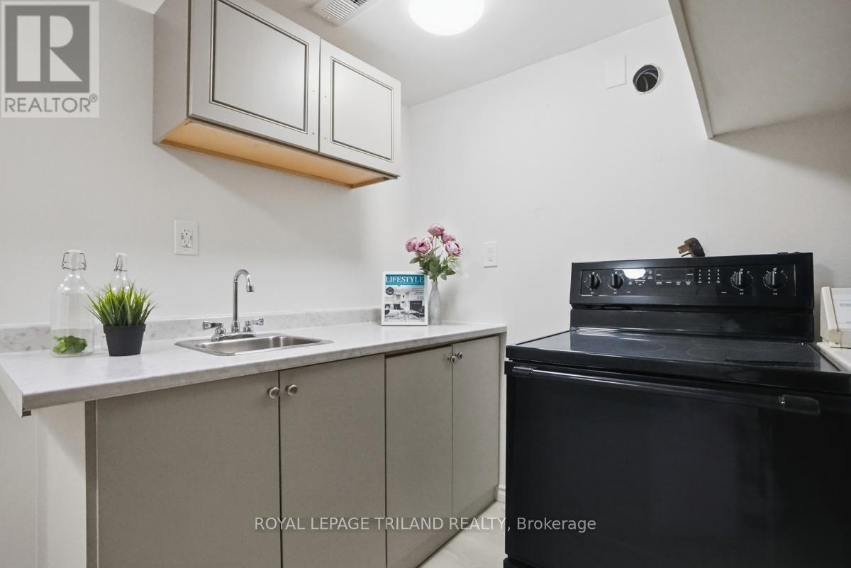 77 RENNY CRESCENT - 30