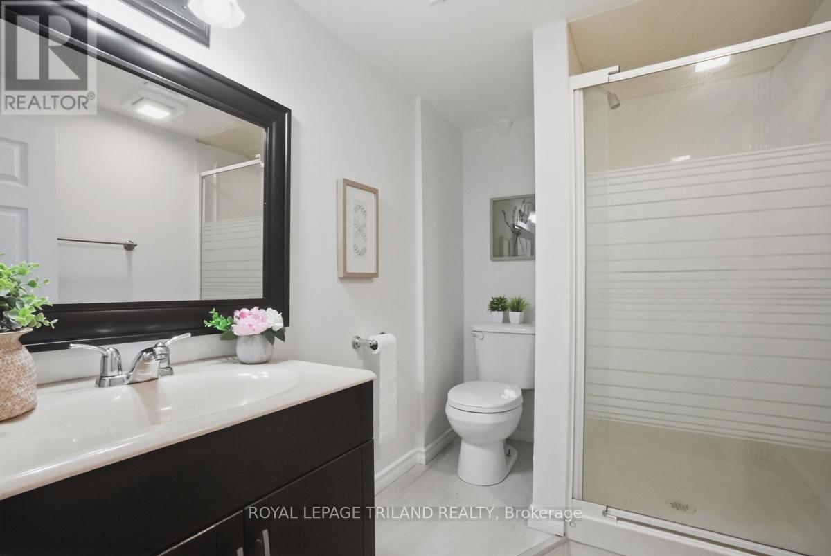 77 RENNY CRESCENT - 33