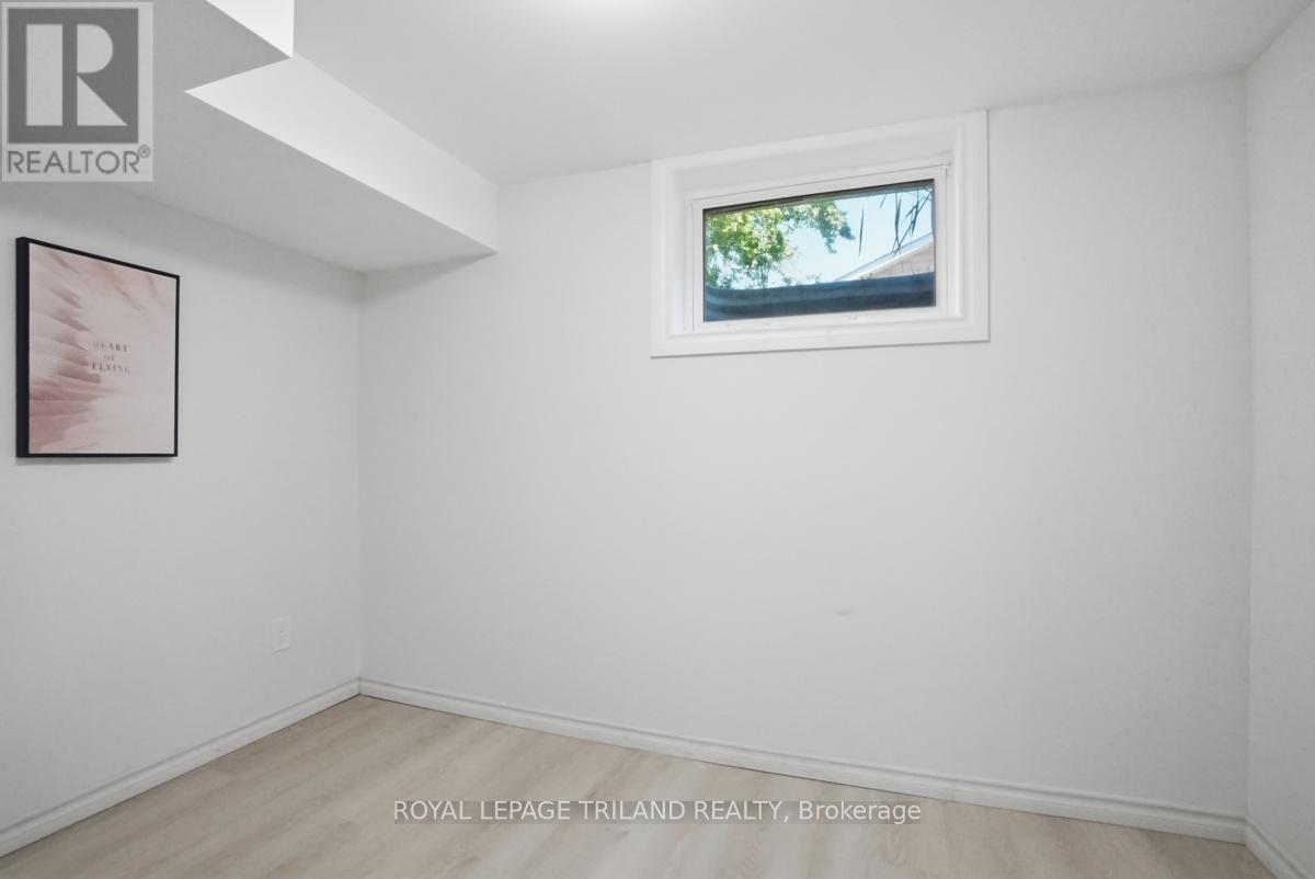 77 RENNY CRESCENT - 39