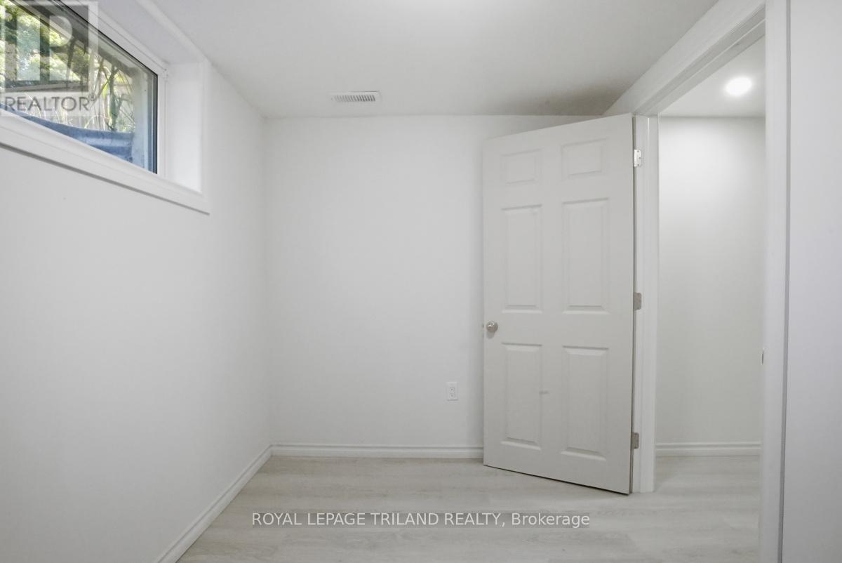 77 RENNY CRESCENT - 41