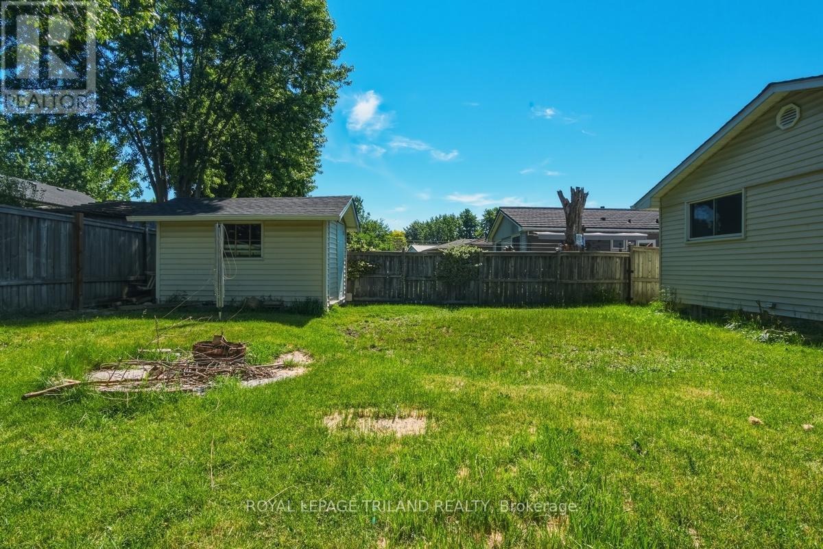 77 RENNY CRESCENT - 44