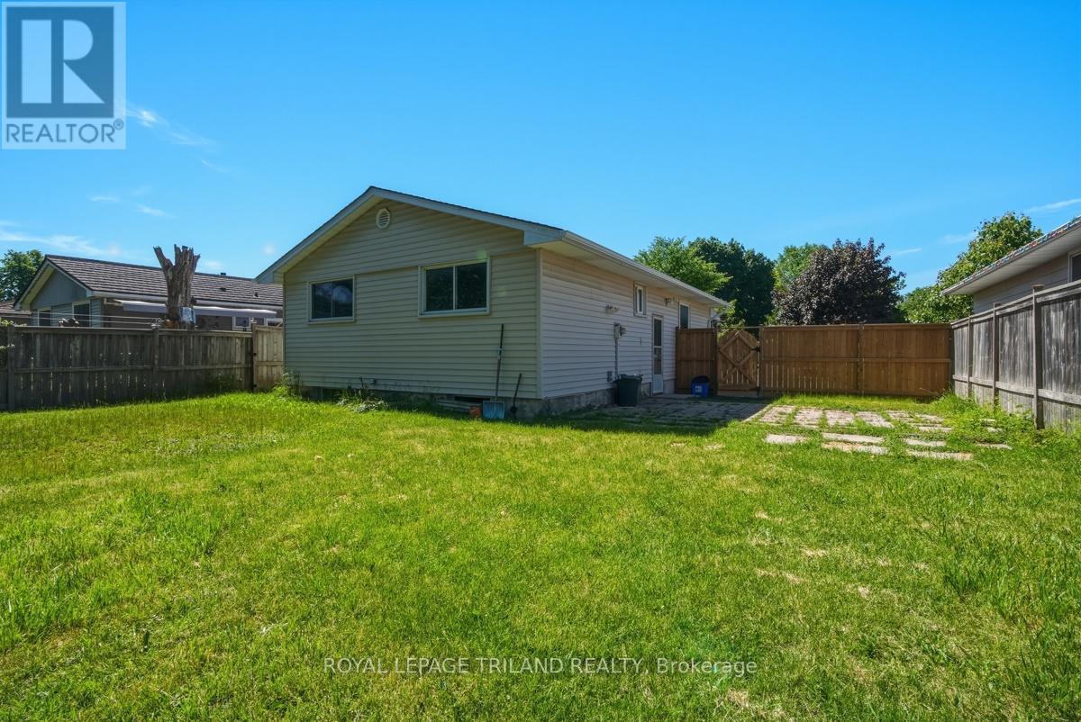 77 RENNY CRESCENT - 45