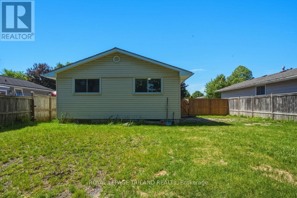 77 RENNY CRESCENT - 46