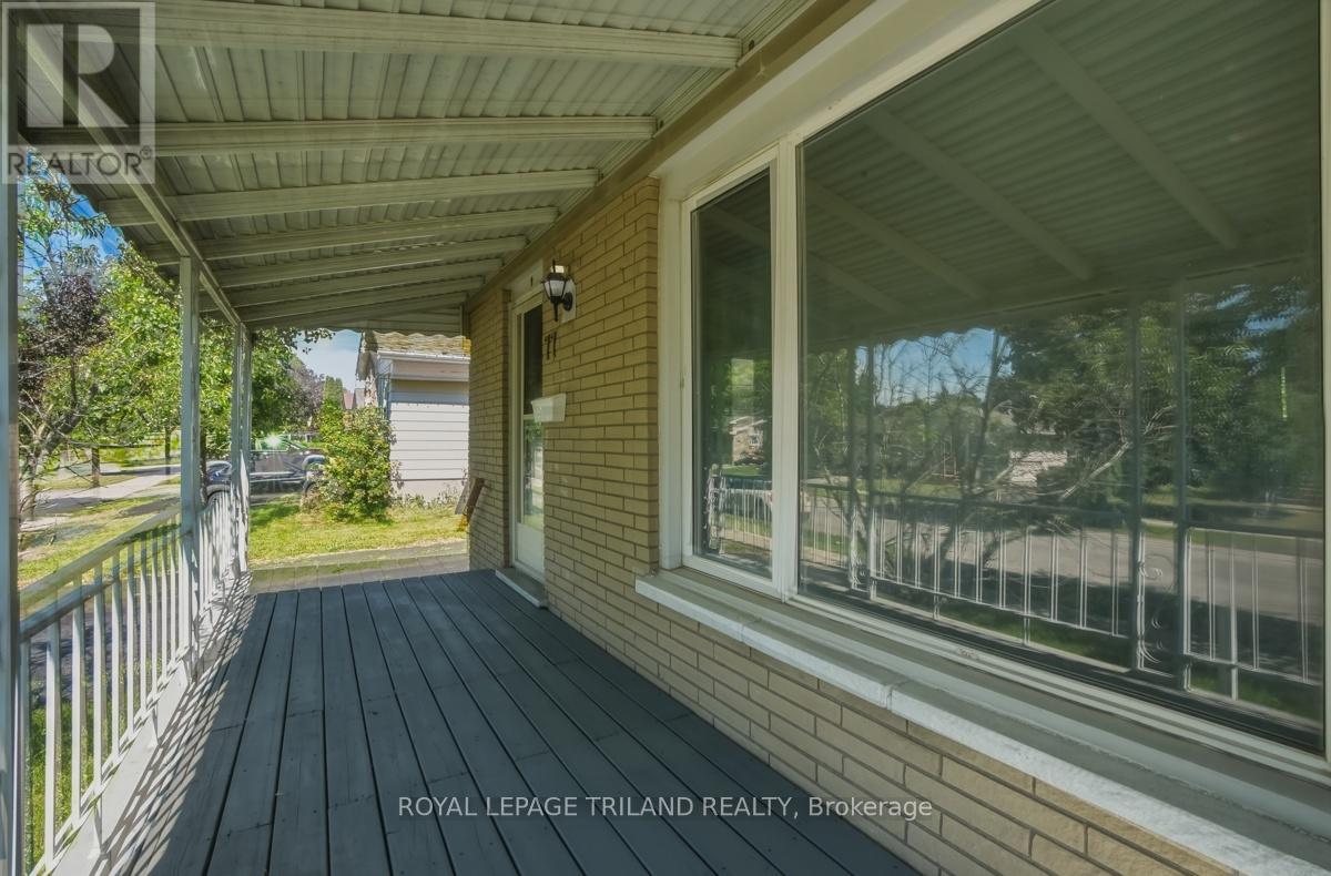 77 RENNY CRESCENT - 5