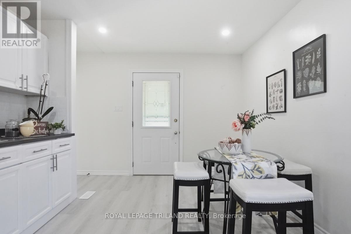77 RENNY CRESCENT - 7