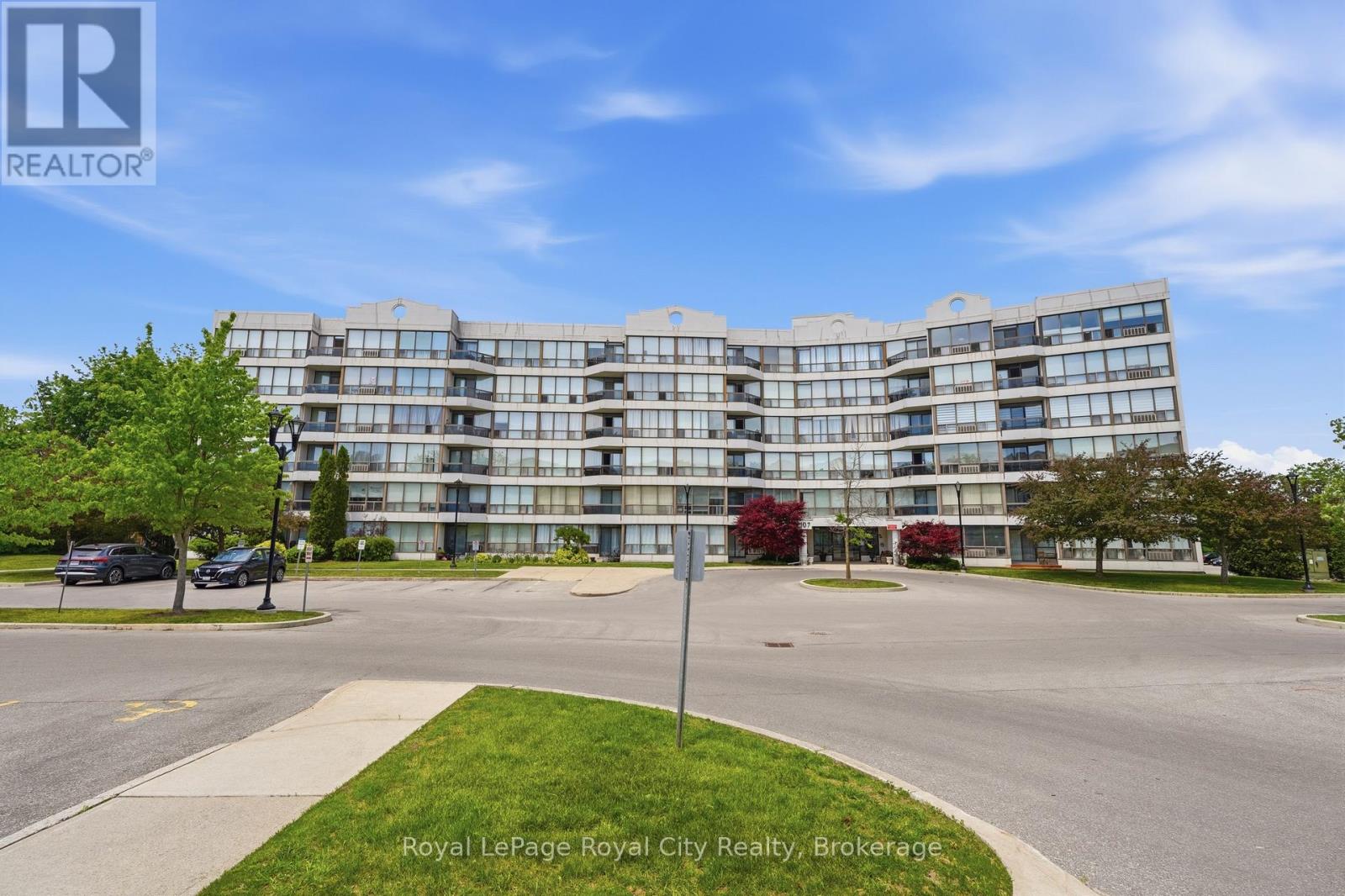 #610 107 BAGOT STREET - 34