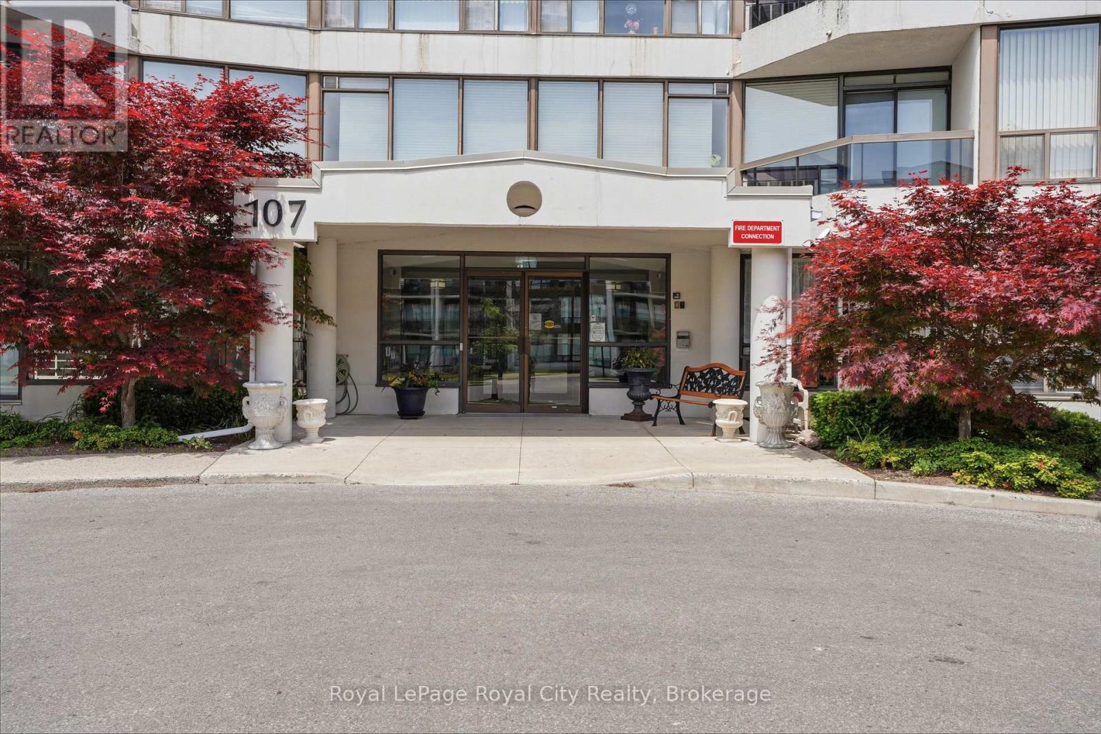 #610 107 BAGOT STREET - 32