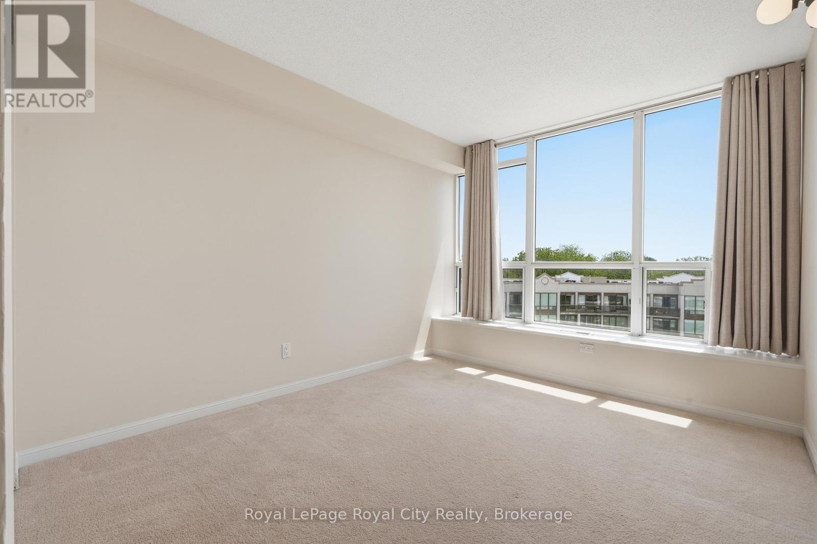 #610 107 BAGOT STREET - 25