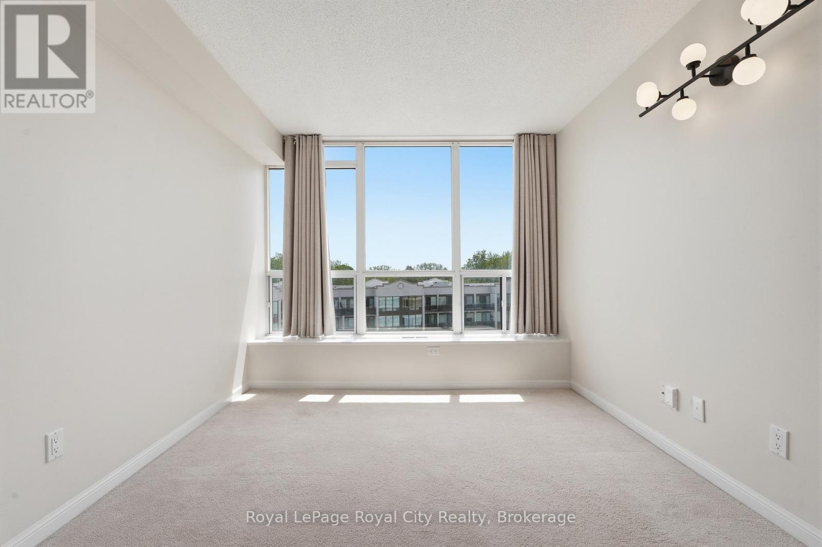 #610 107 BAGOT STREET - 27
