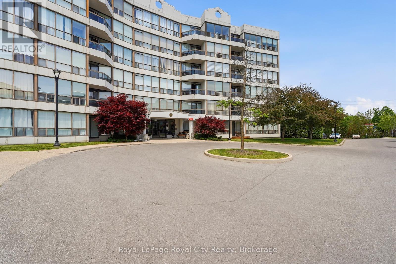 #610 107 BAGOT STREET - 33