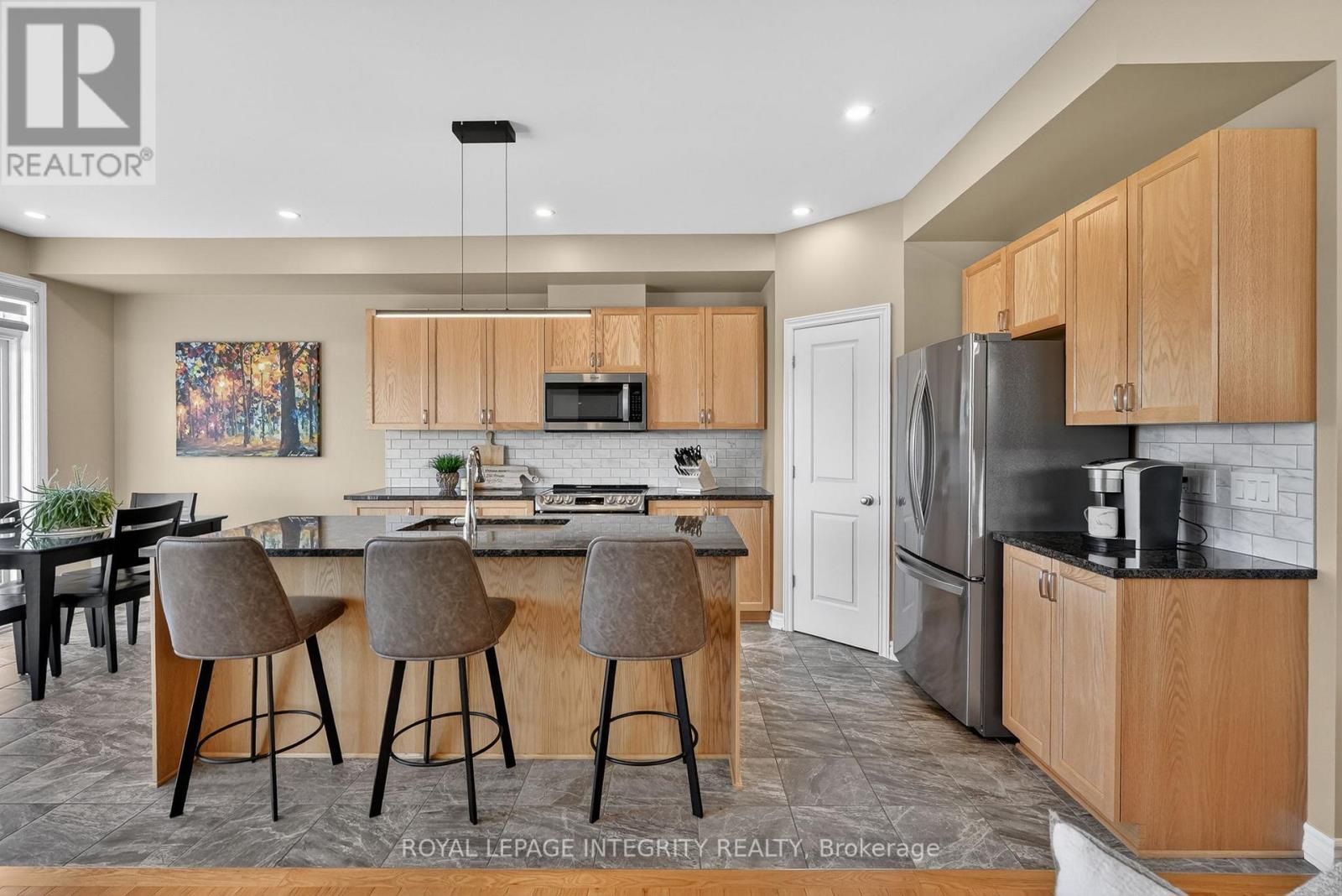 724 PARADE DRIVE - 12