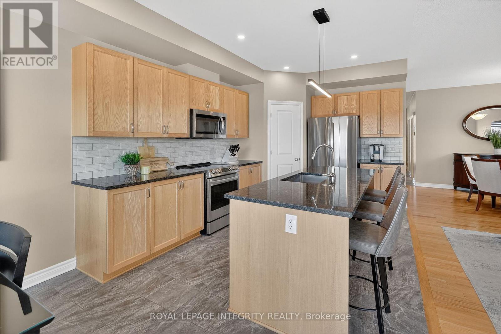 724 PARADE DRIVE - 18