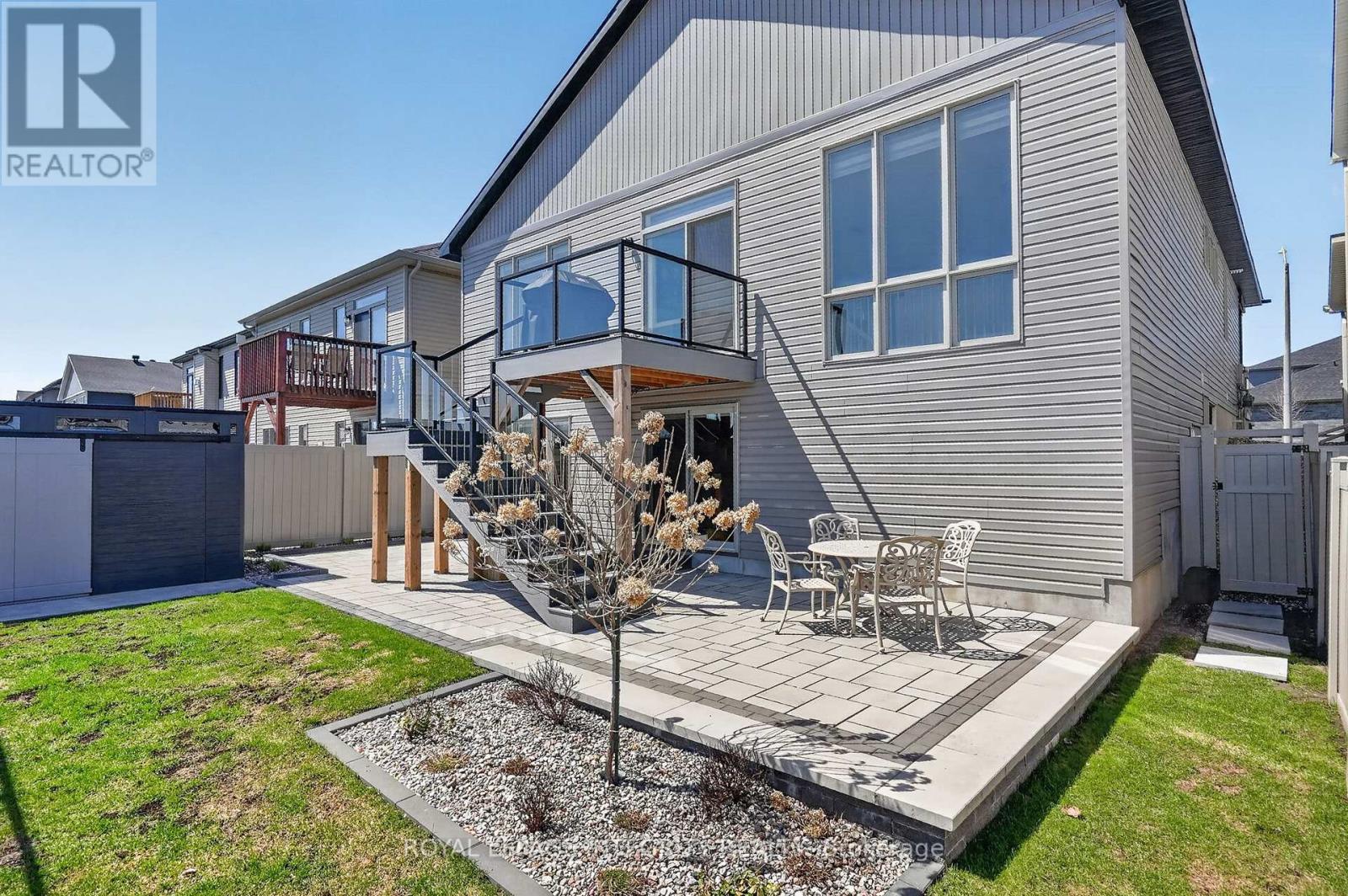 724 PARADE DRIVE - 38