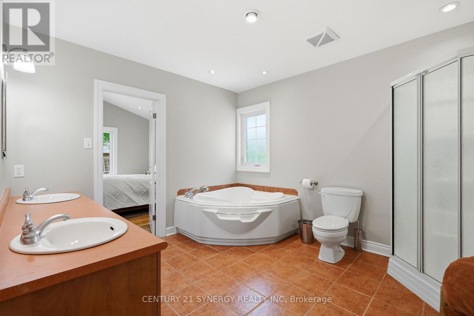 3 Bed, 2 Bath House for Sale in Ottawa – 1324 AVENUE O, Ottawa – MLS# X13421824 - Image 19