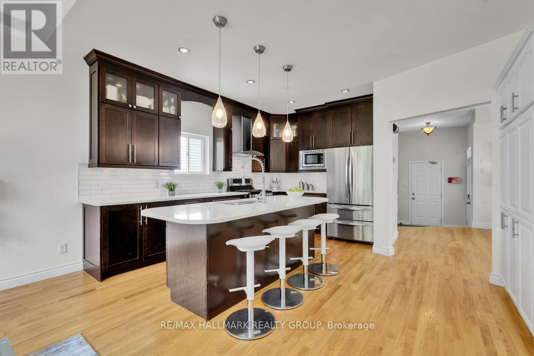 3 Bed, 4 Bath House for Sale in Ottawa – 16 HEMLO CRESCENT, Ottawa – MLS# X13421878 - Image 15