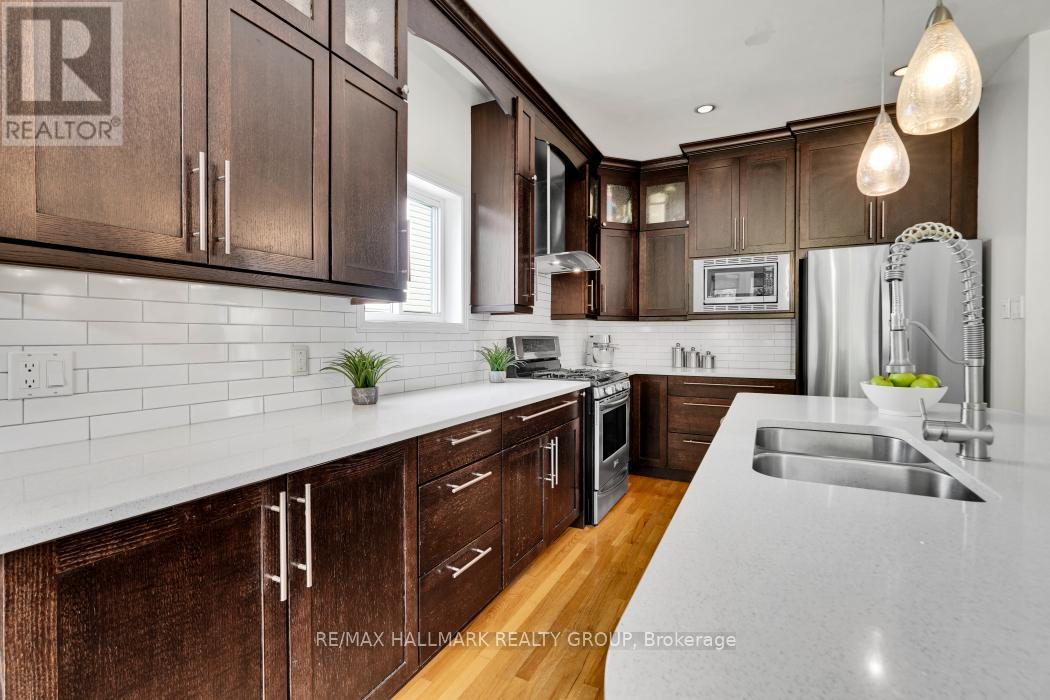 3 Bed, 4 Bath House for Sale in Ottawa – 16 HEMLO CRESCENT, Ottawa – MLS# X13421878 - Image 16