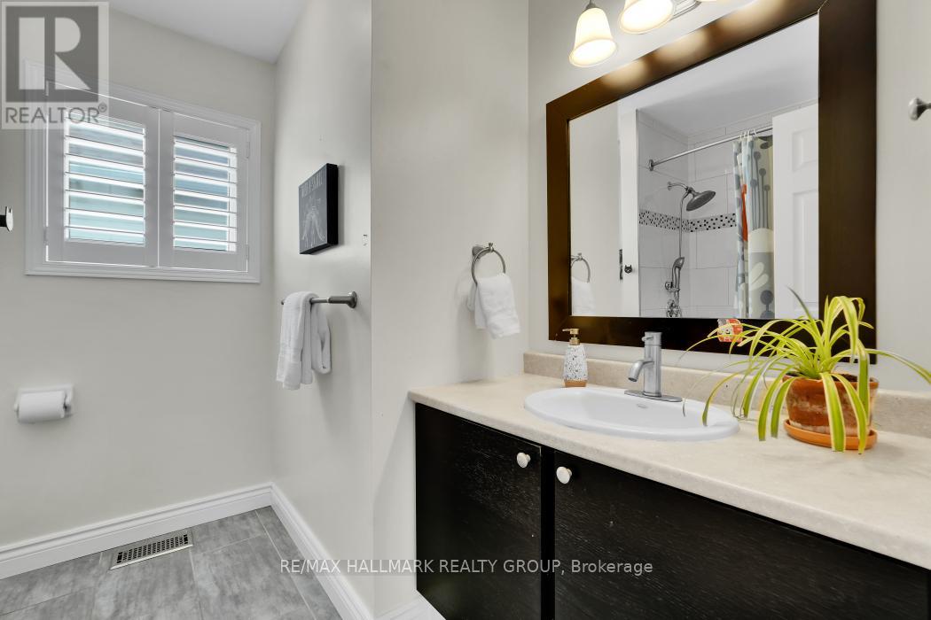 3 Bed, 4 Bath House for Sale in Ottawa – 16 HEMLO CRESCENT, Ottawa – MLS# X13421878 - Image 29
