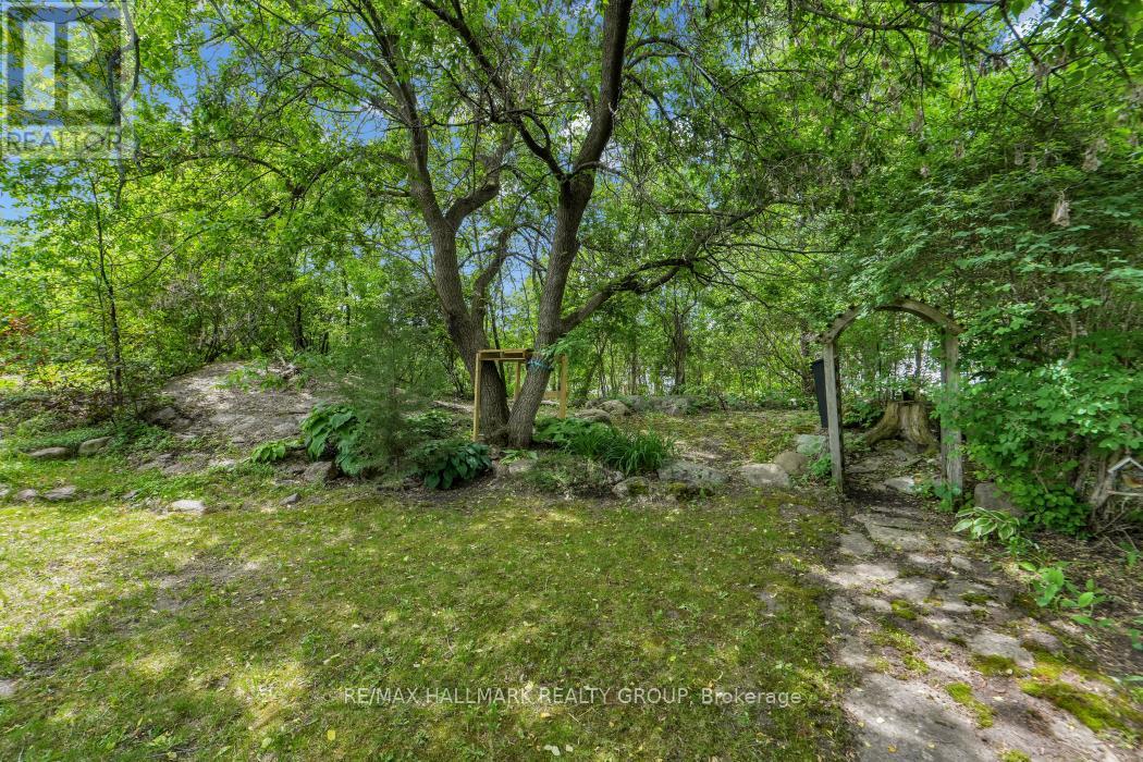3 Bed, 4 Bath House for Sale in Ottawa – 16 HEMLO CRESCENT, Ottawa – MLS# X13421878 - Image 41