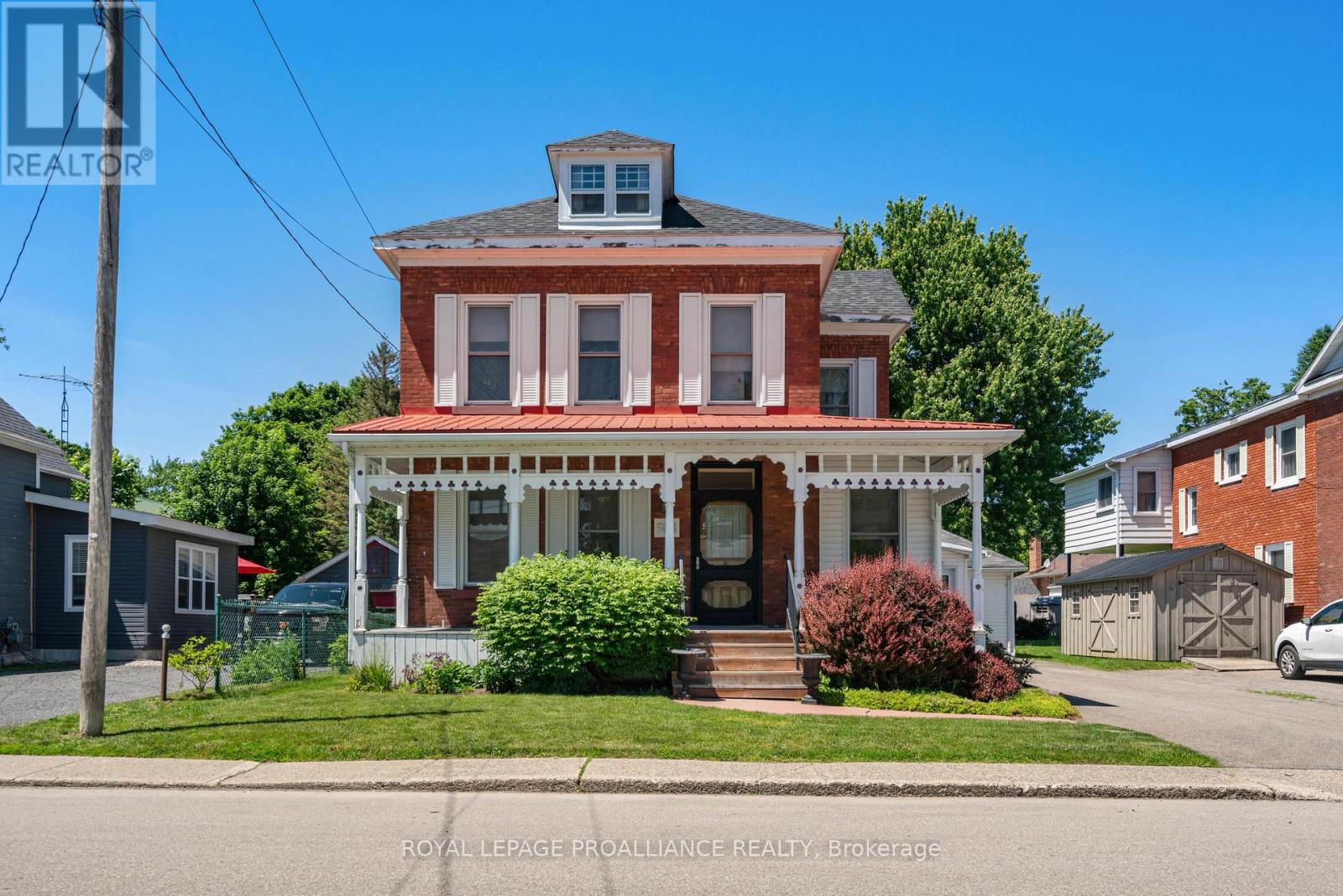 568 JAMES STREET W - 1