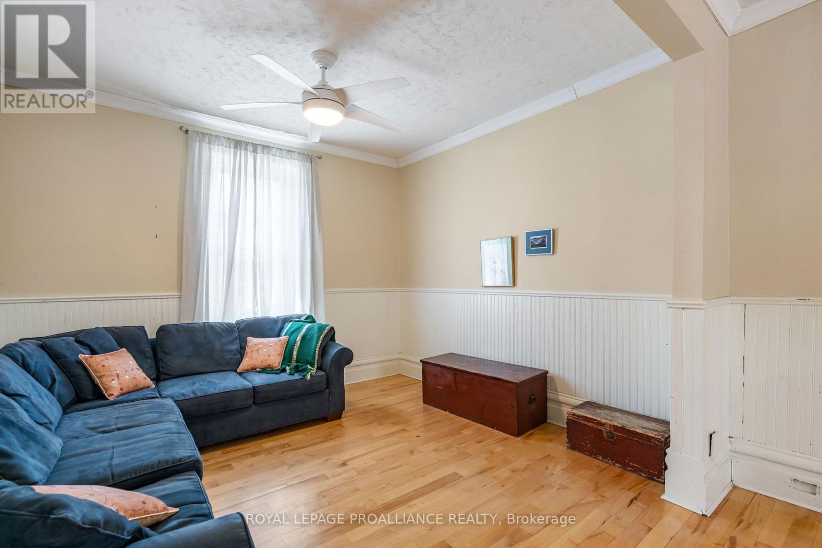 568 JAMES STREET W - 11