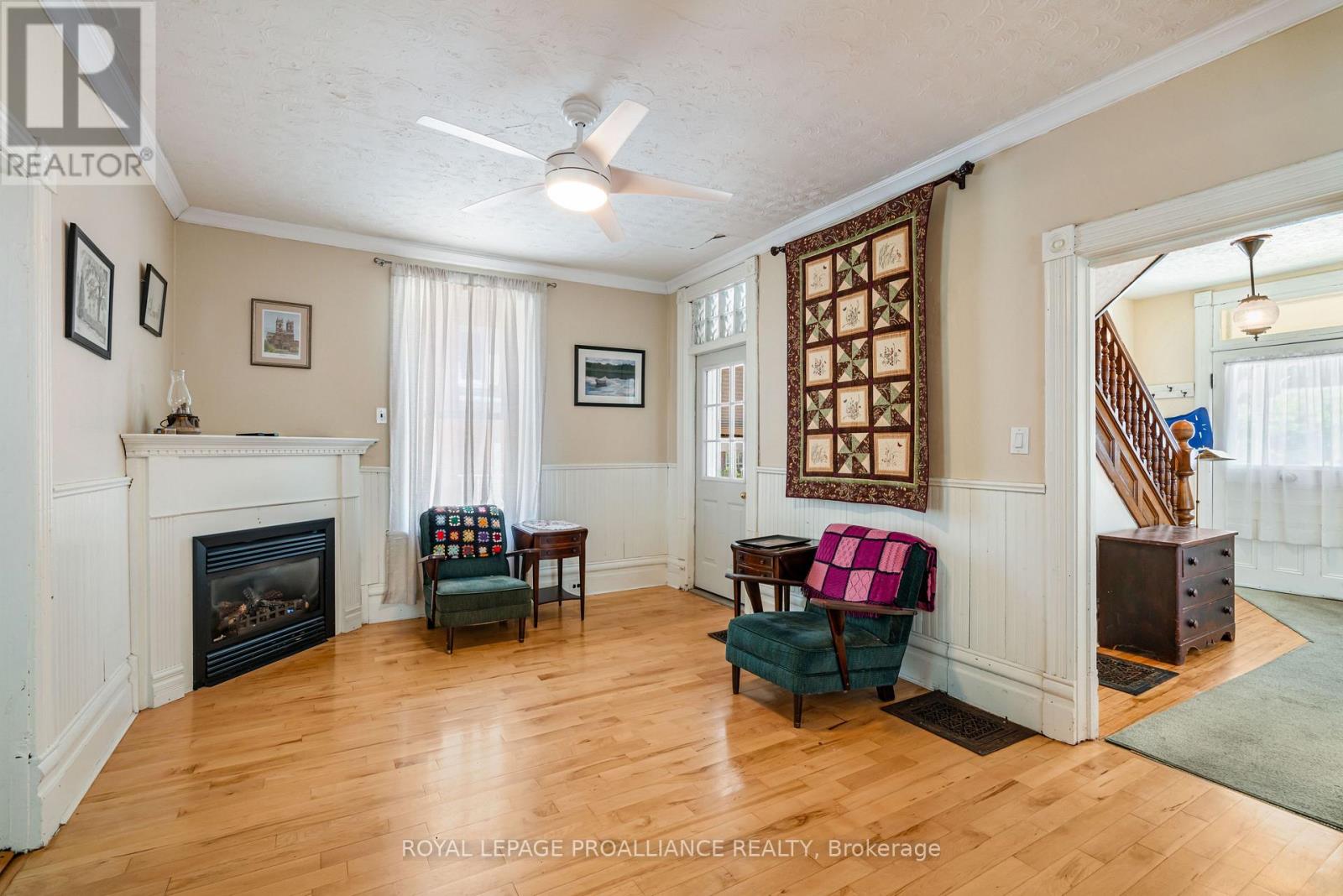 568 JAMES STREET W - 13