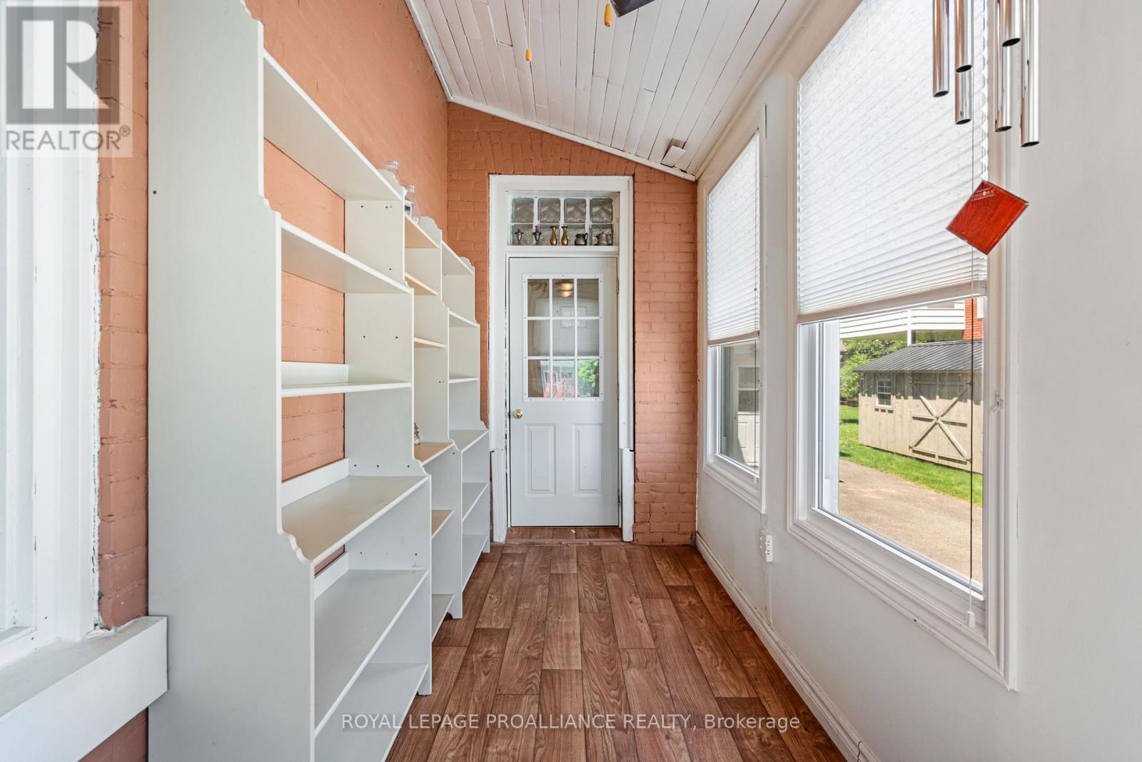 568 JAMES STREET W - 15