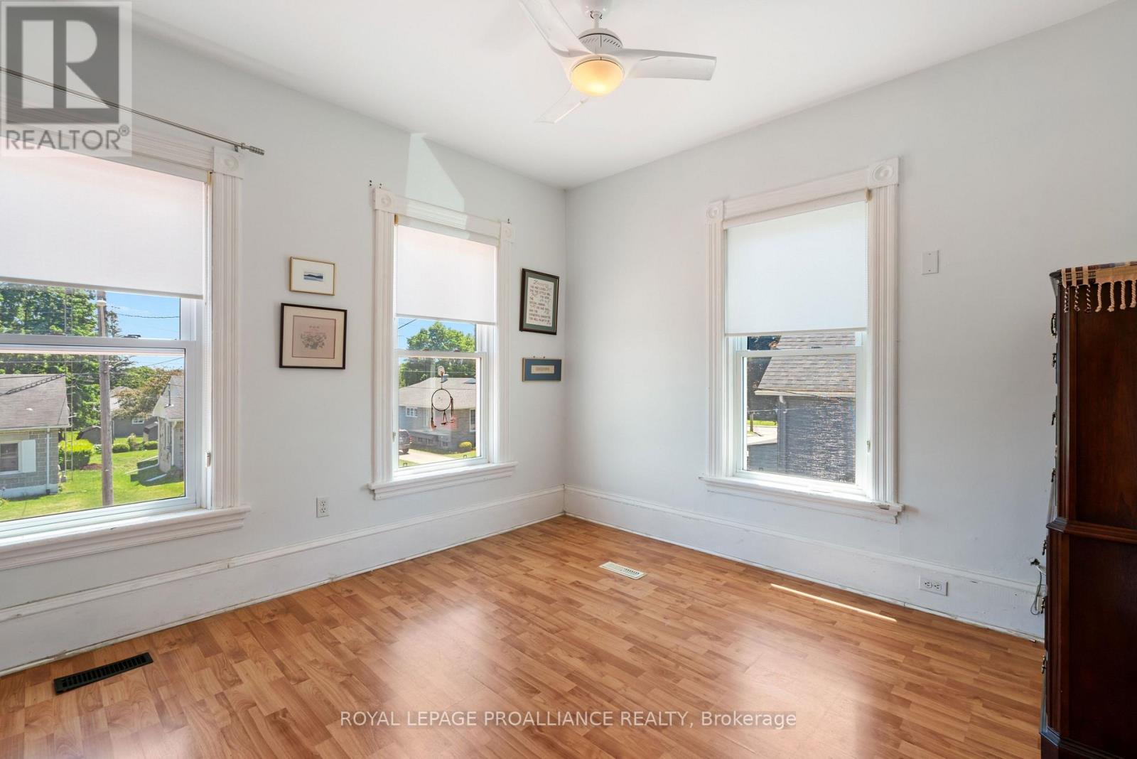 568 JAMES STREET W - 24