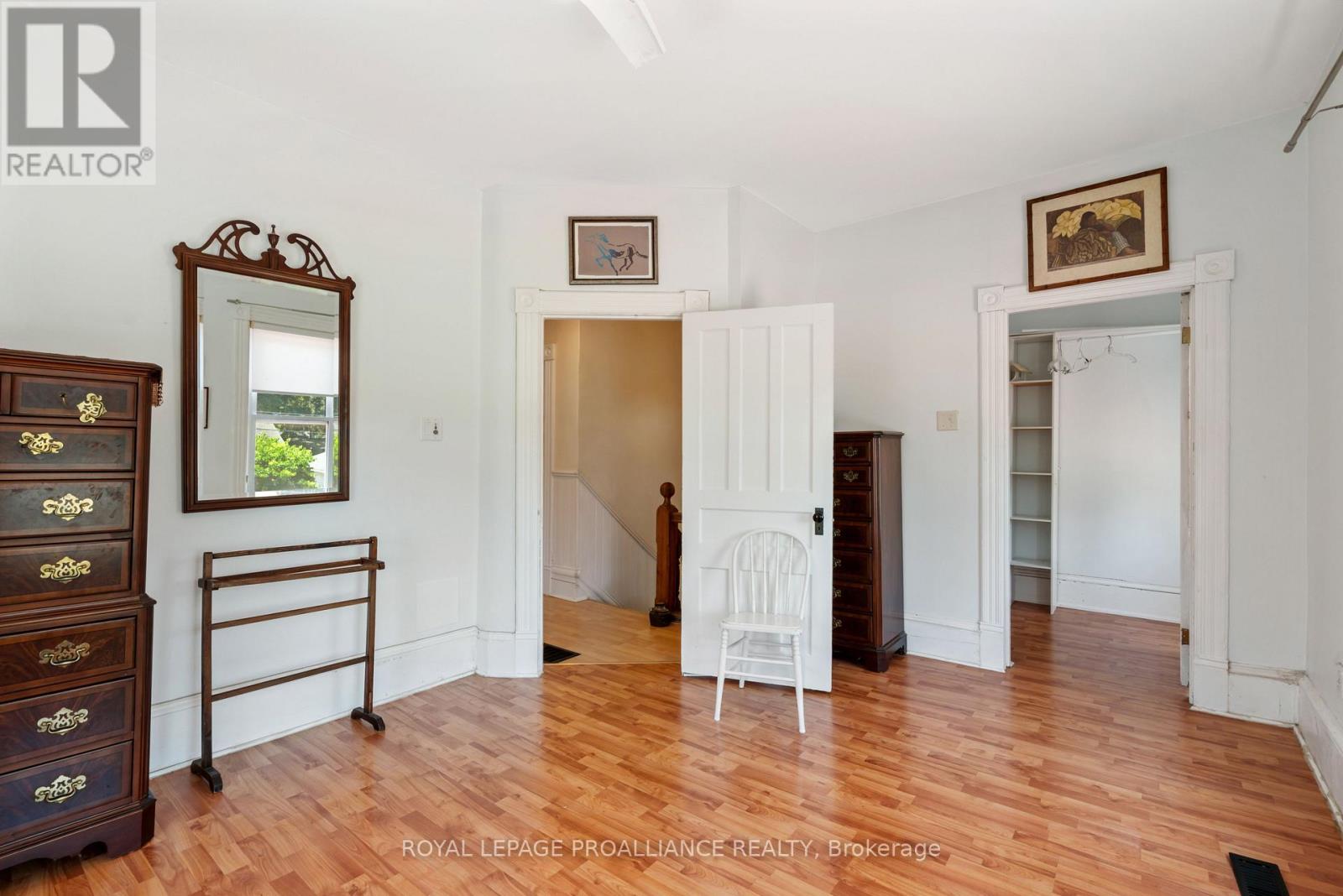 568 JAMES STREET W - 25