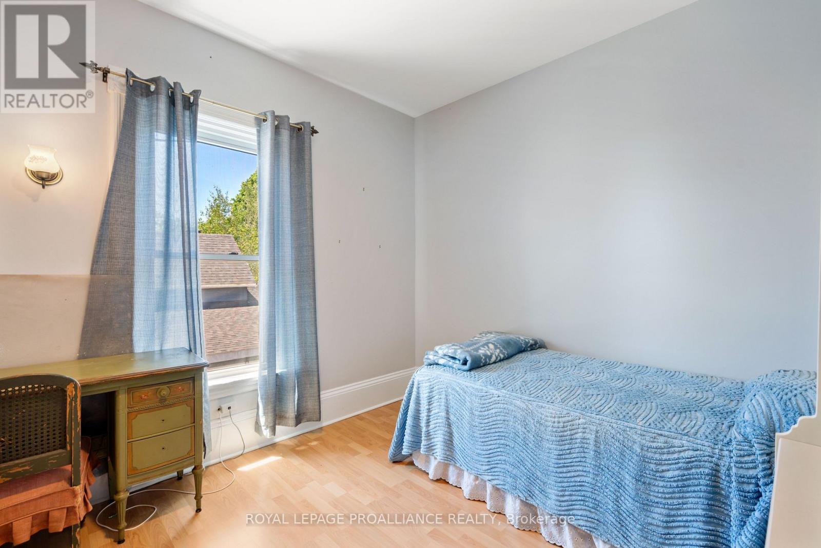 568 JAMES STREET W - 26