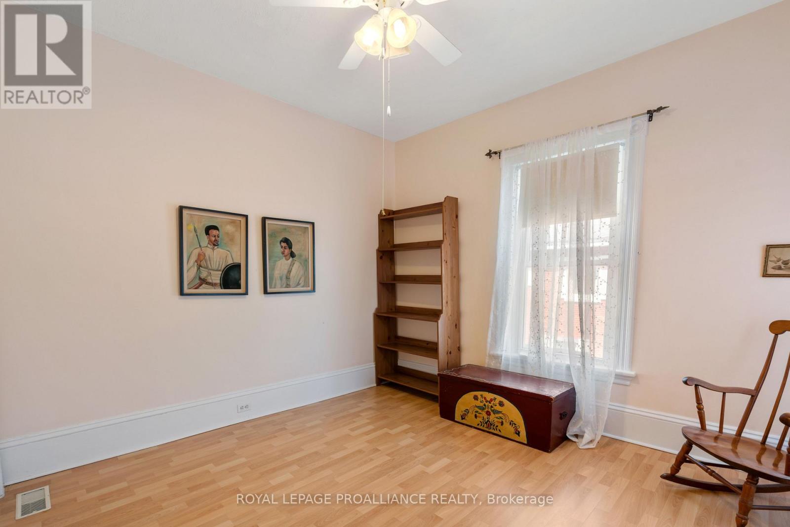 568 JAMES STREET W - 28