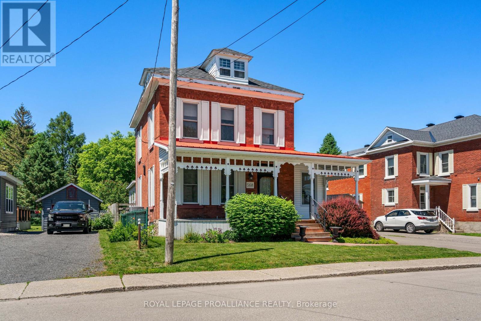 568 JAMES STREET W - 3