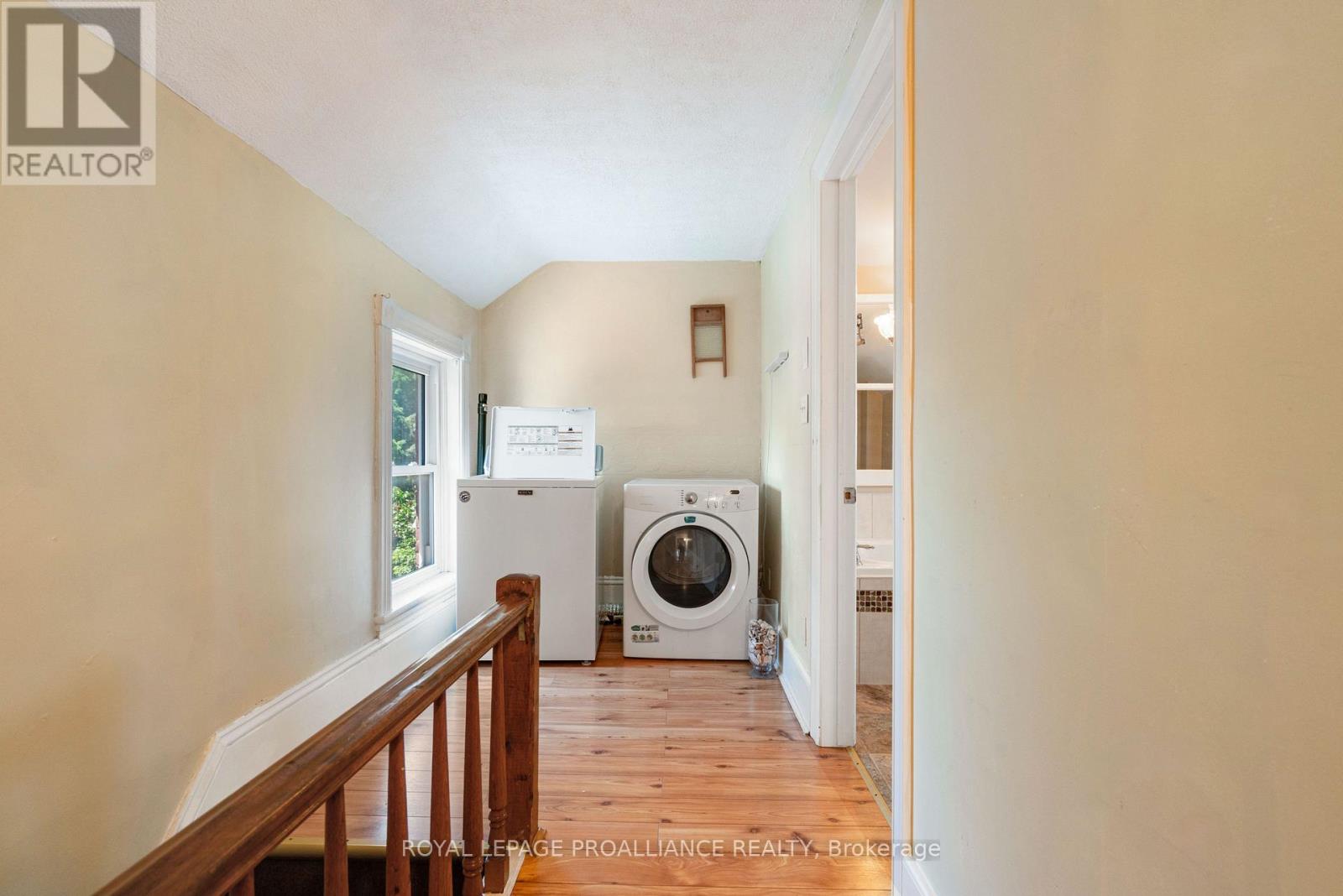 568 JAMES STREET W - 30