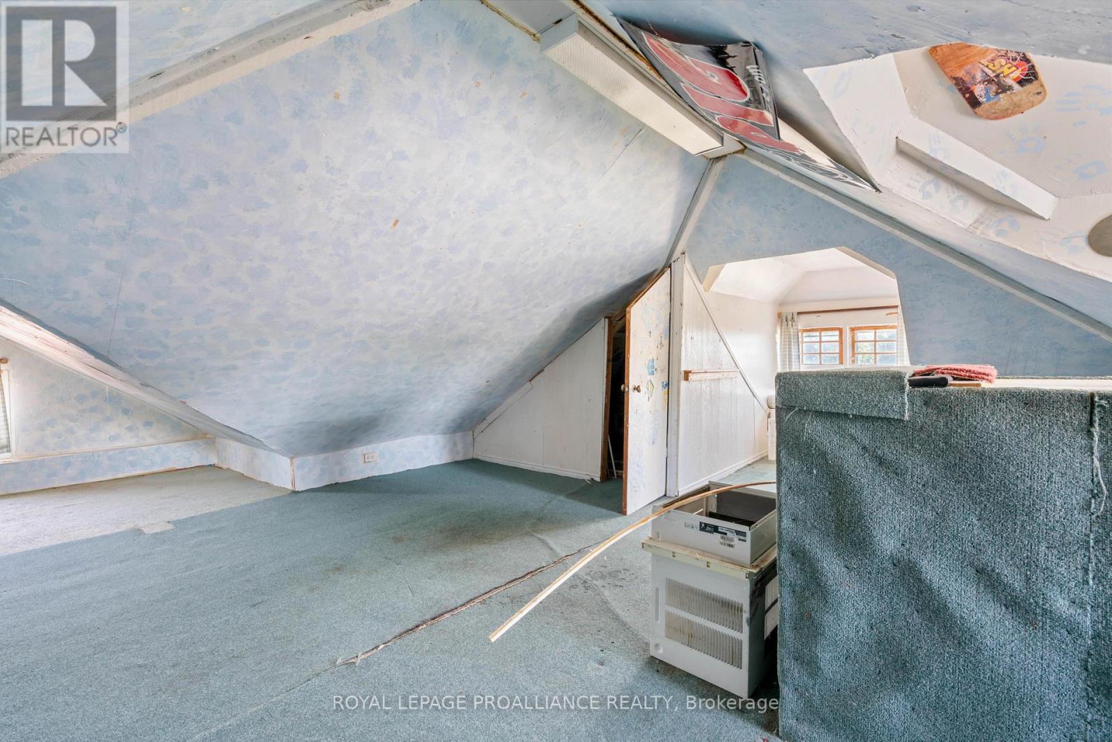 568 JAMES STREET W - 36