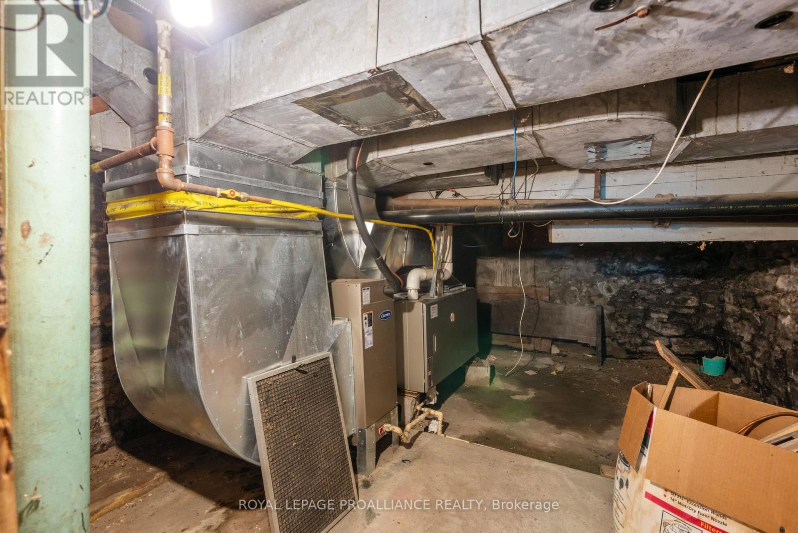 568 JAMES STREET W - 38