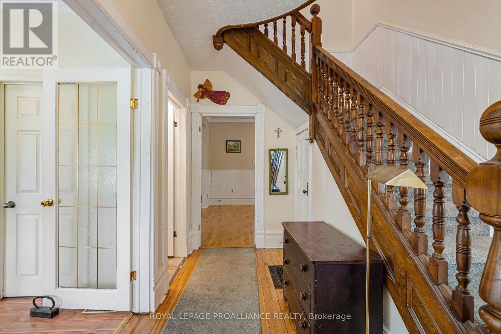 568 JAMES STREET W - 5