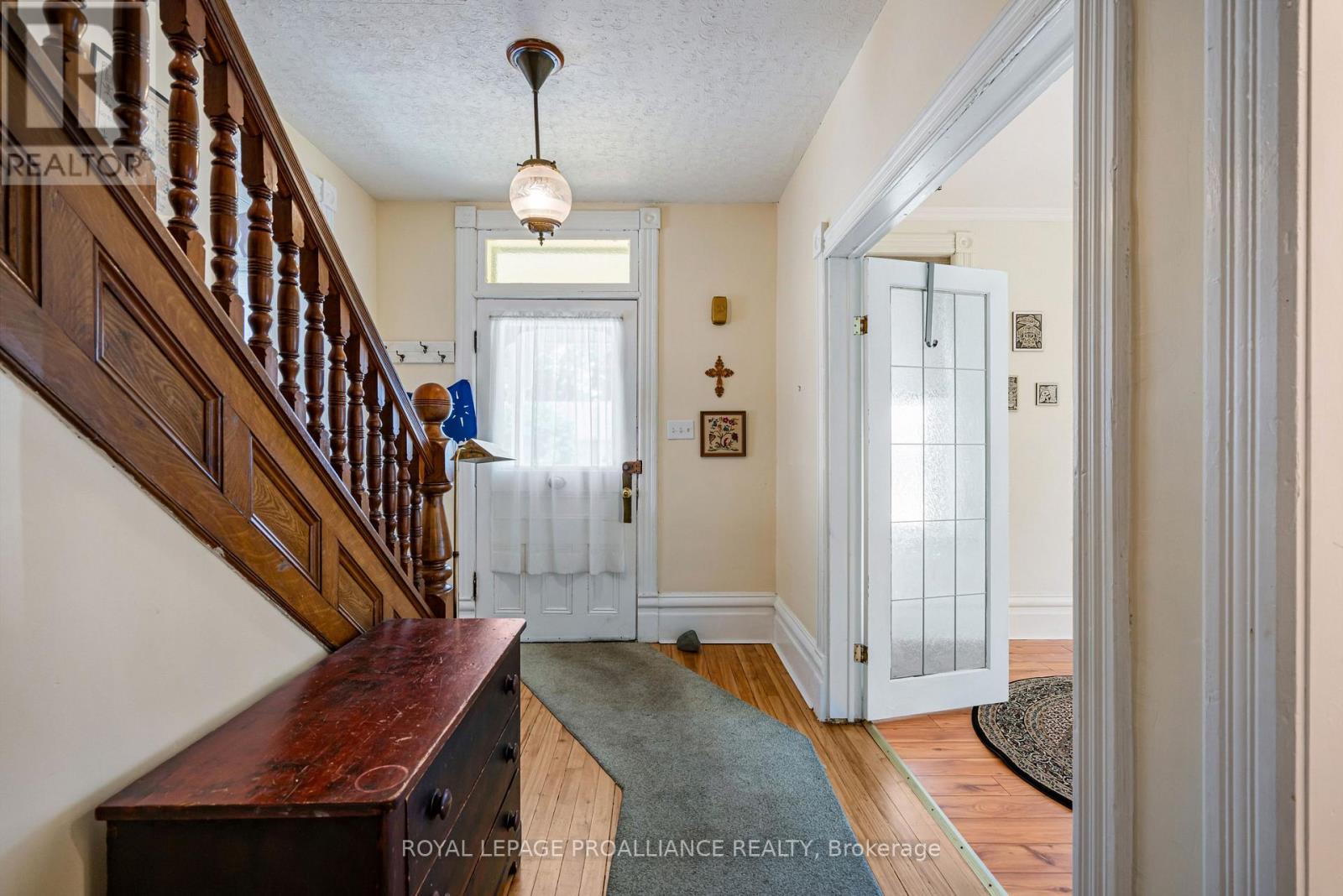 568 JAMES STREET W - 6
