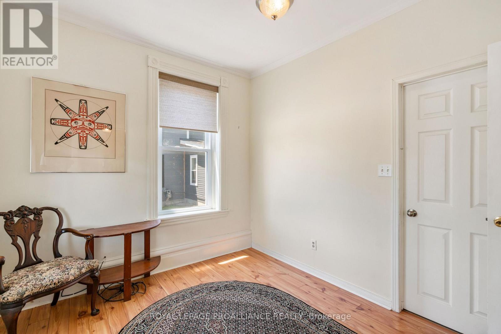 568 JAMES STREET W - 7