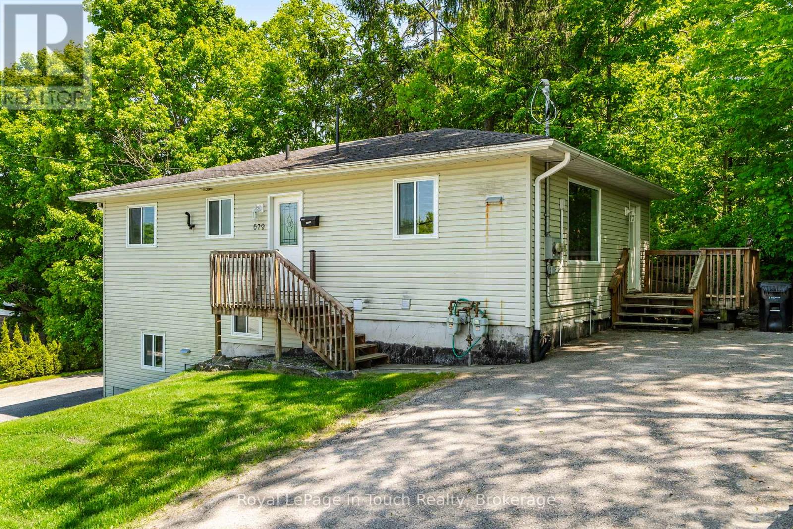 679 MONTREAL STREET - 1