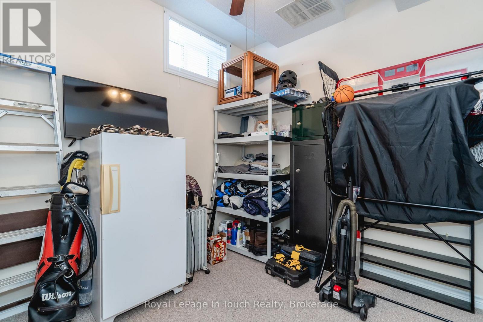 679 MONTREAL STREET - 17